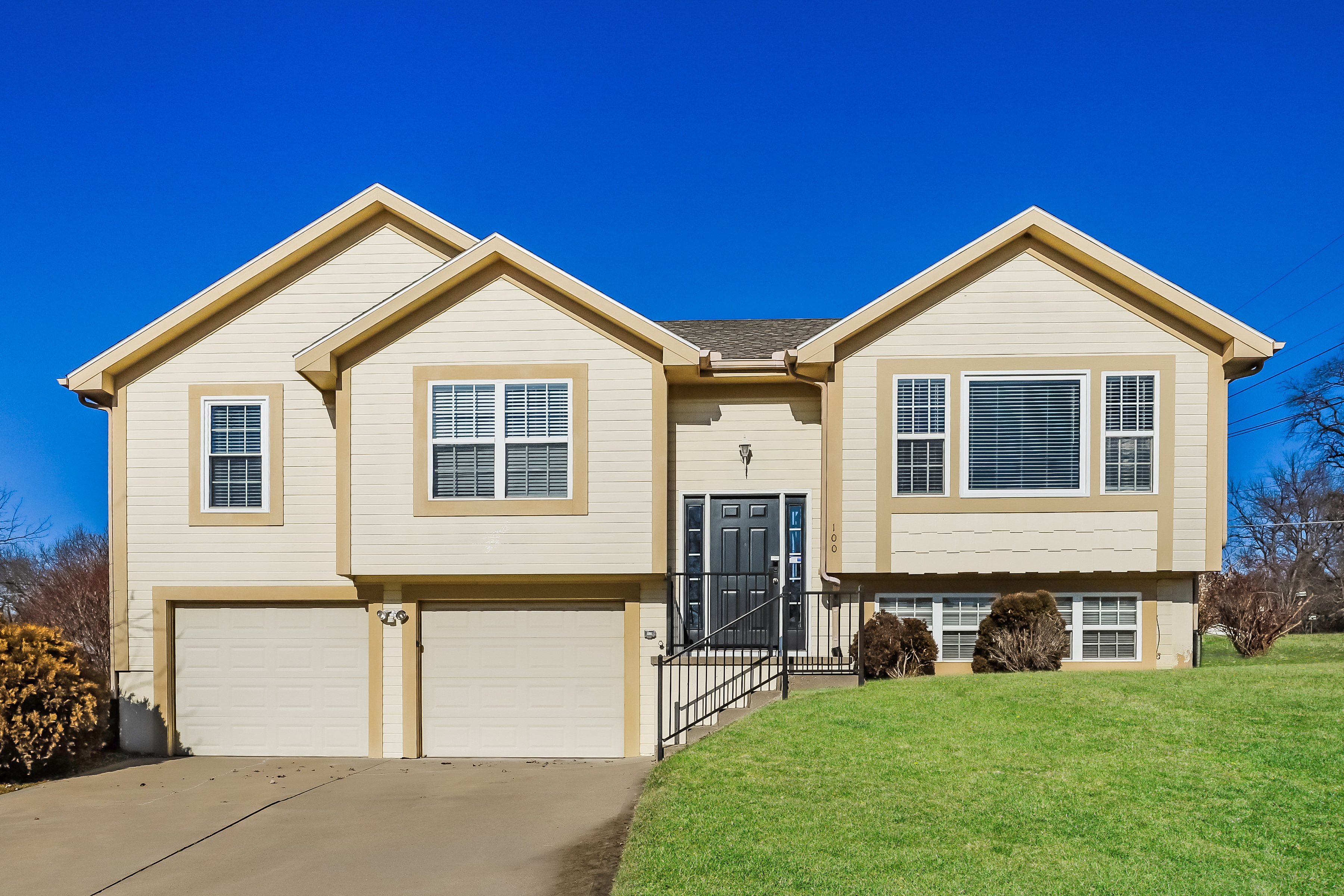 100 LIMIT ST LEAVENWORTH, KS 66048